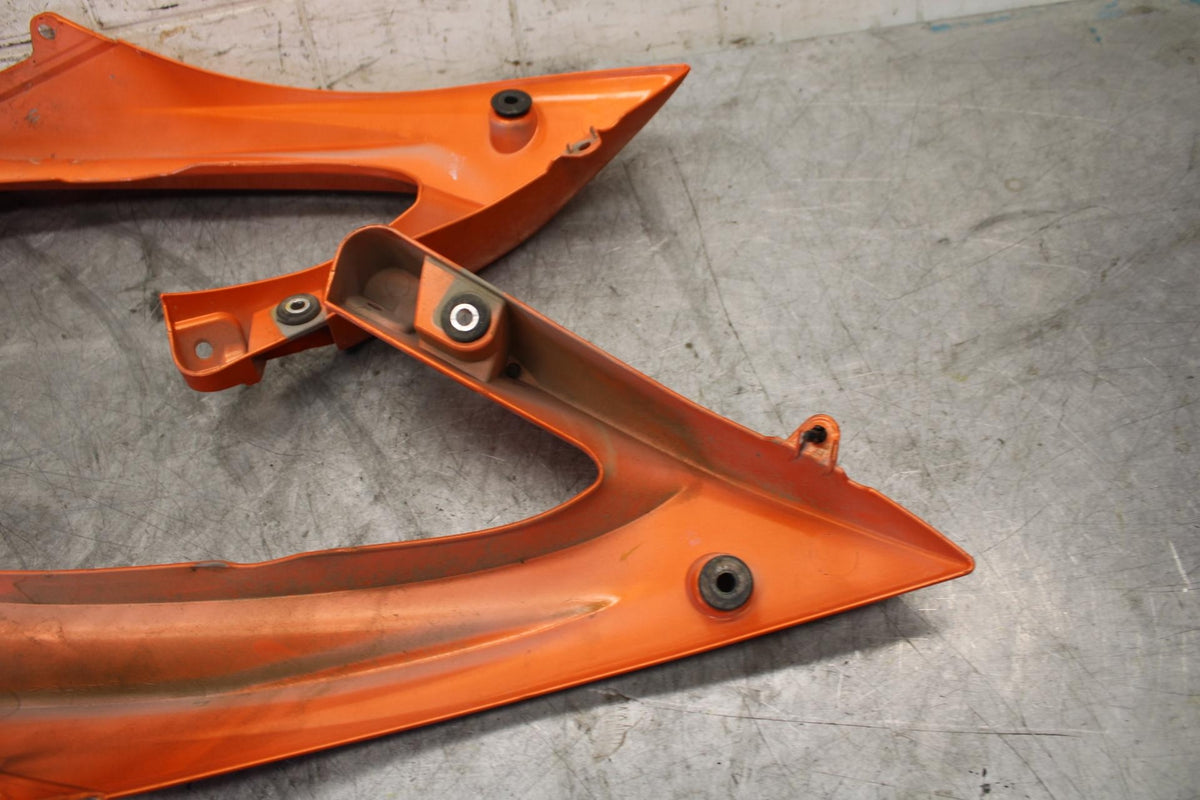 2009 Yamaha YZF R6  FRONT UPPER MID SIDE FAIRING COWL PLASTIC PAIR BB532