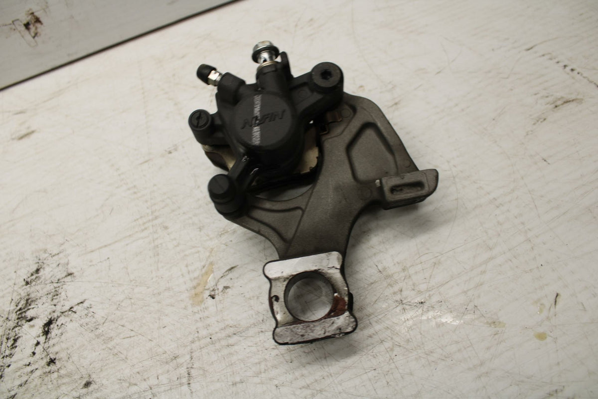 11-17 SUZUKI GSXR750 REAR  BRAKE CALIPER W MOUNT BRACKET 69100-47H10-999 BB306