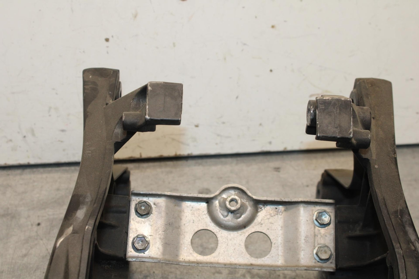 06-07 SUZUKI GSXR 600 750 FRONT SUBFRAME SUB FRAME BB98