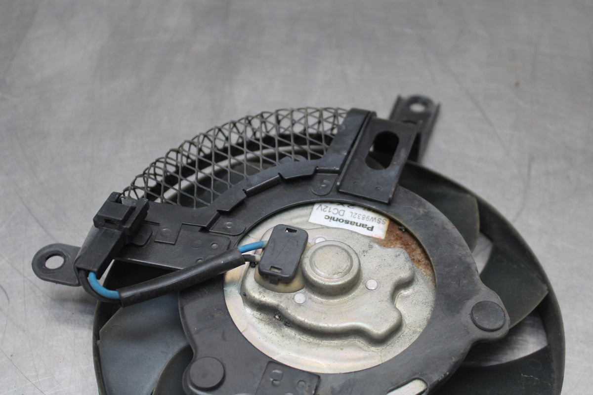 11-26 SUZUKI GSXR750 ENGINE RADIATOR COOLING FAN BB900
