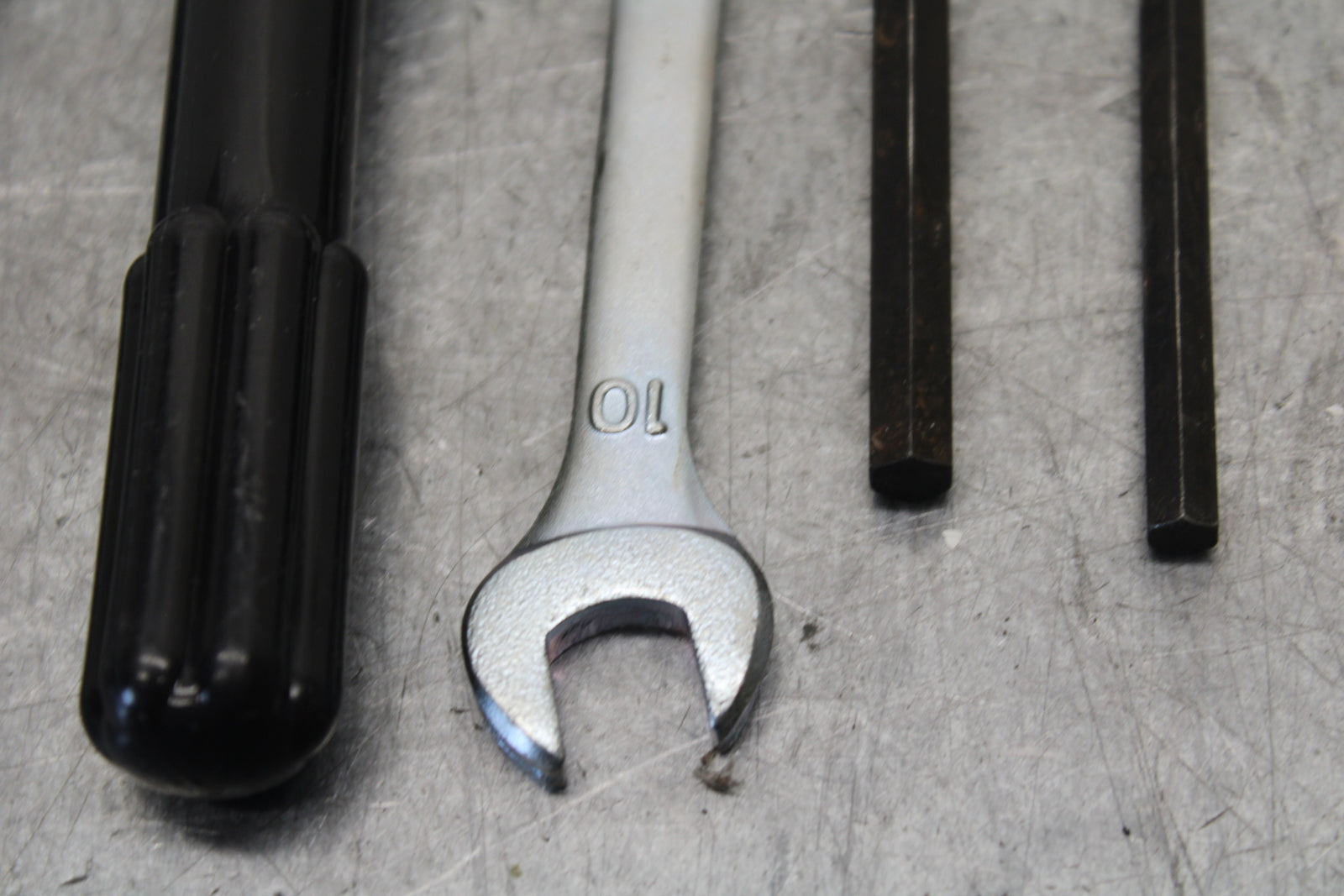 16 KAWASAKI NINJA ZX10R STOCK TOOLS OEM TOOL BAG KIT SET 56007-0141 BB650