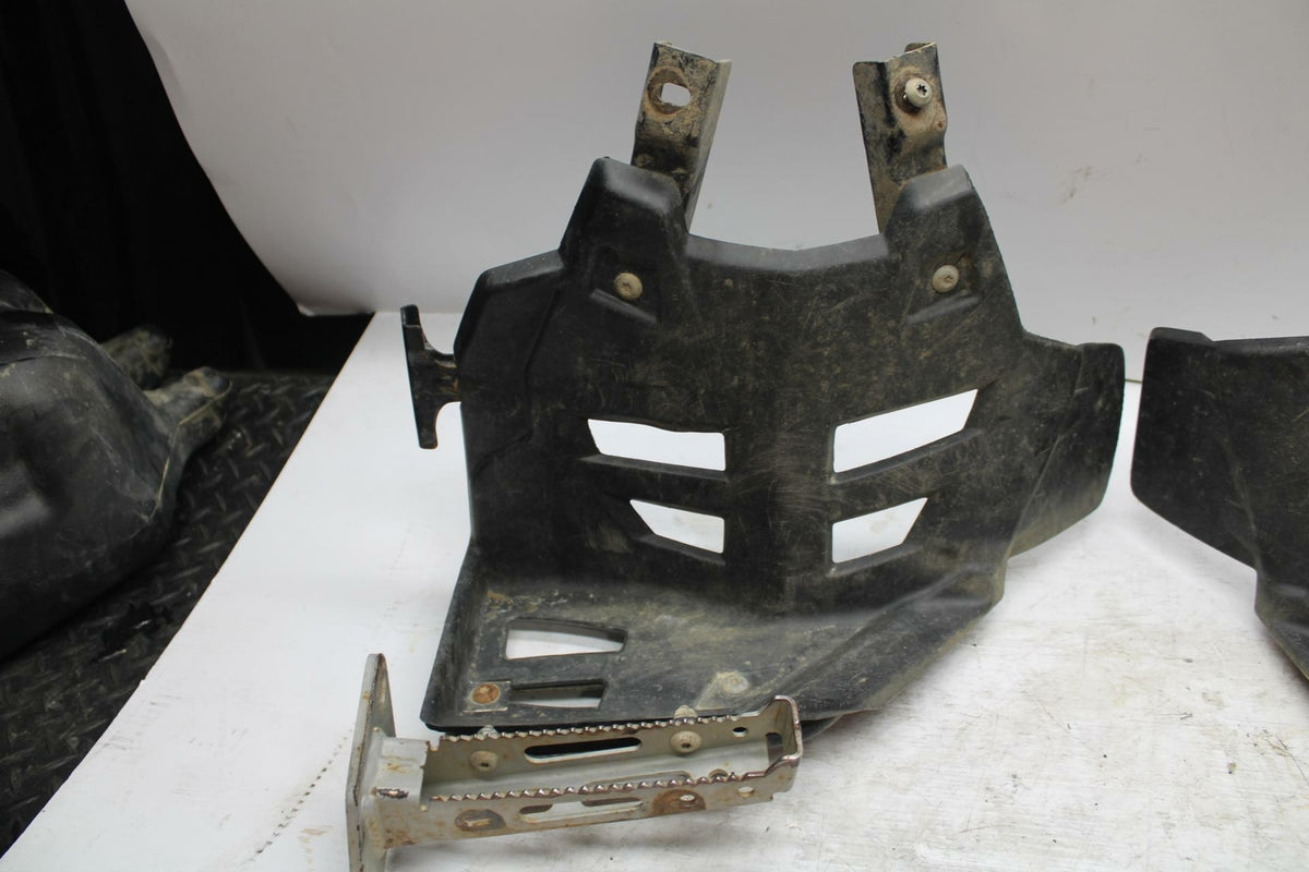 2005 Polaris Predator 500 LEFT RIGHT MUD SPLASH GUARDS FOOTWELLS BB269
