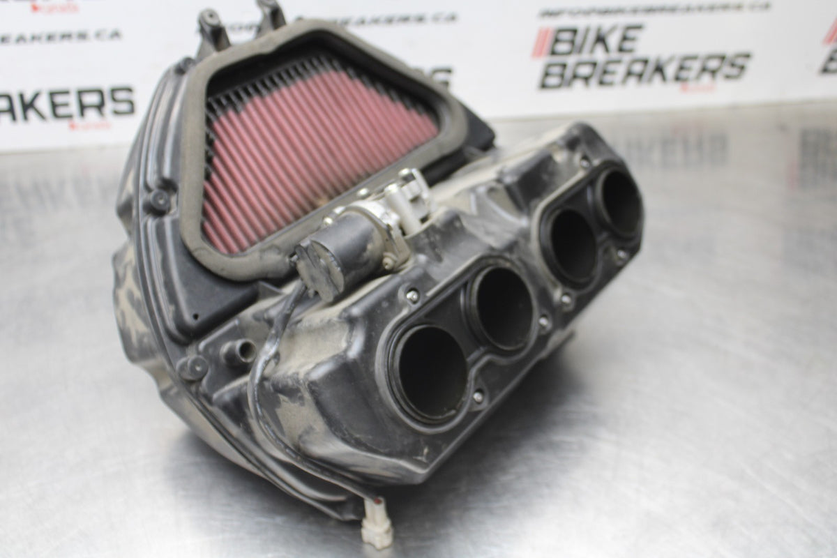 07 YAMAHA YZF R1 AIRBOX AIR INTAKE FILTER BOX BB826