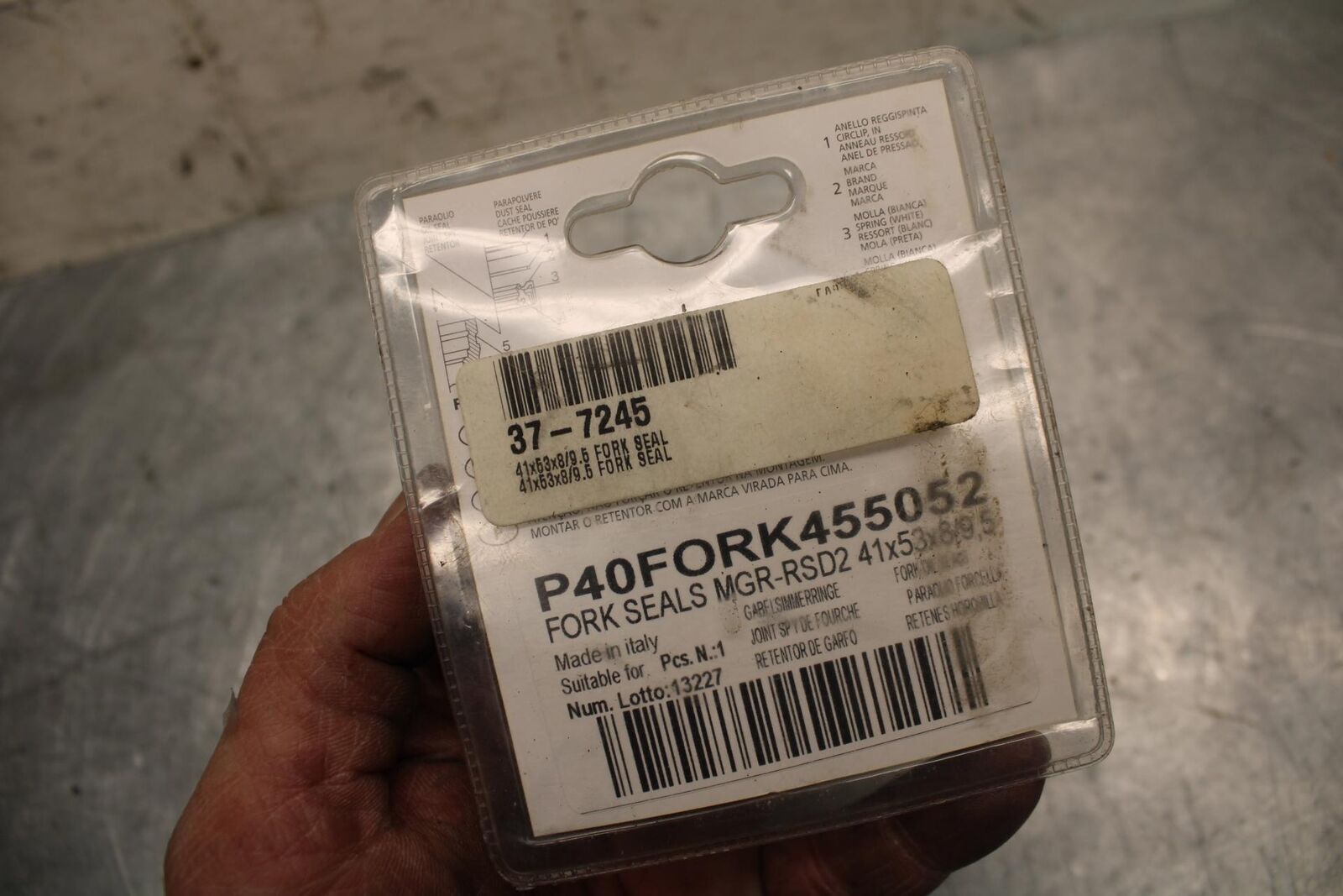 2005 Kawasaki Ninja ZX6R ZX636C FRONT FORK OIL SEAL  BB03