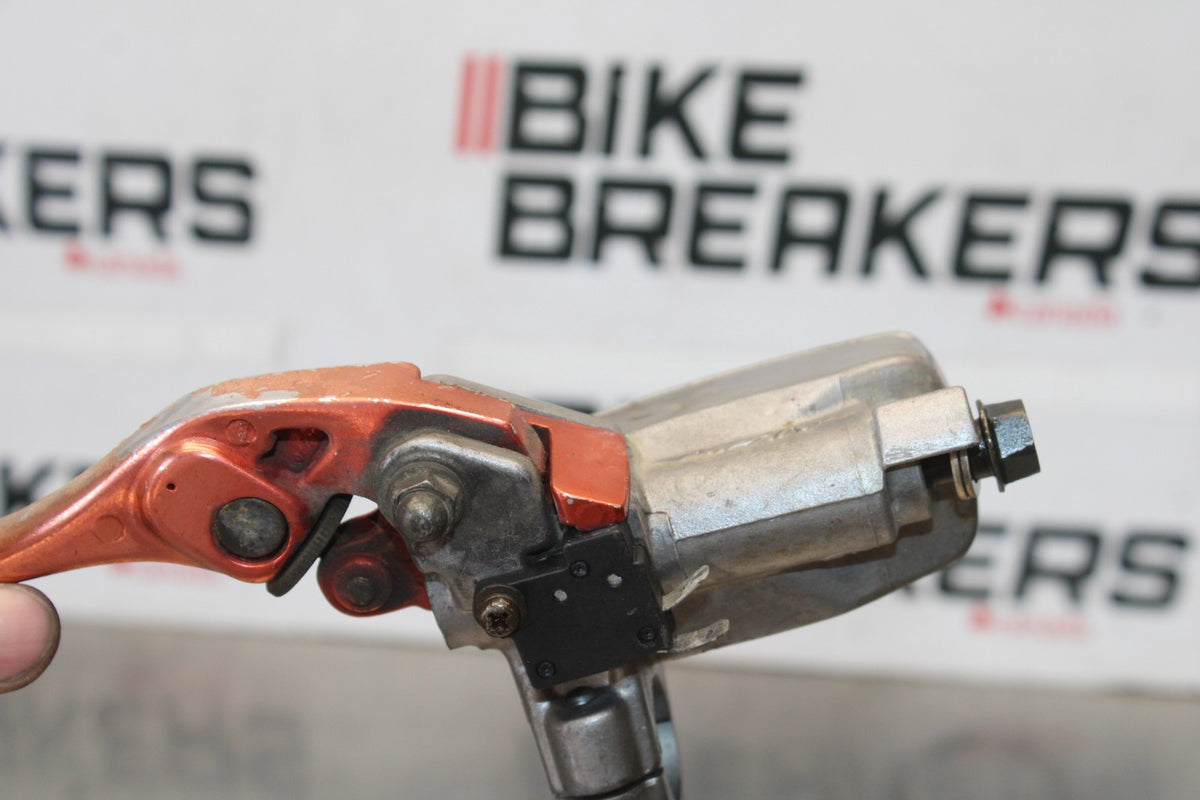 06-07 HONDA INTERCEPTOR 800 VFR800 FRONT BRAKE MASTER CYLINDER w/ LEVER BB917