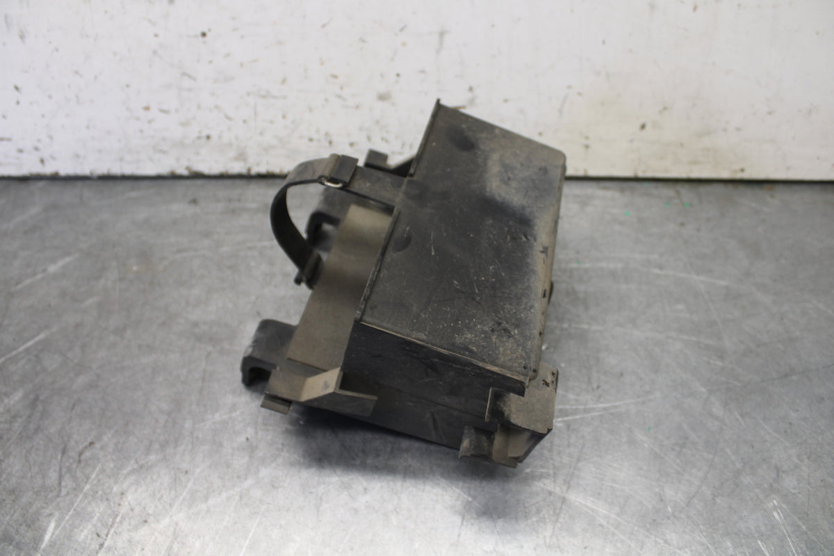 05-06 YAMAHA ROYAL STAR BATTERY TRAY BOX HOLDER BB697