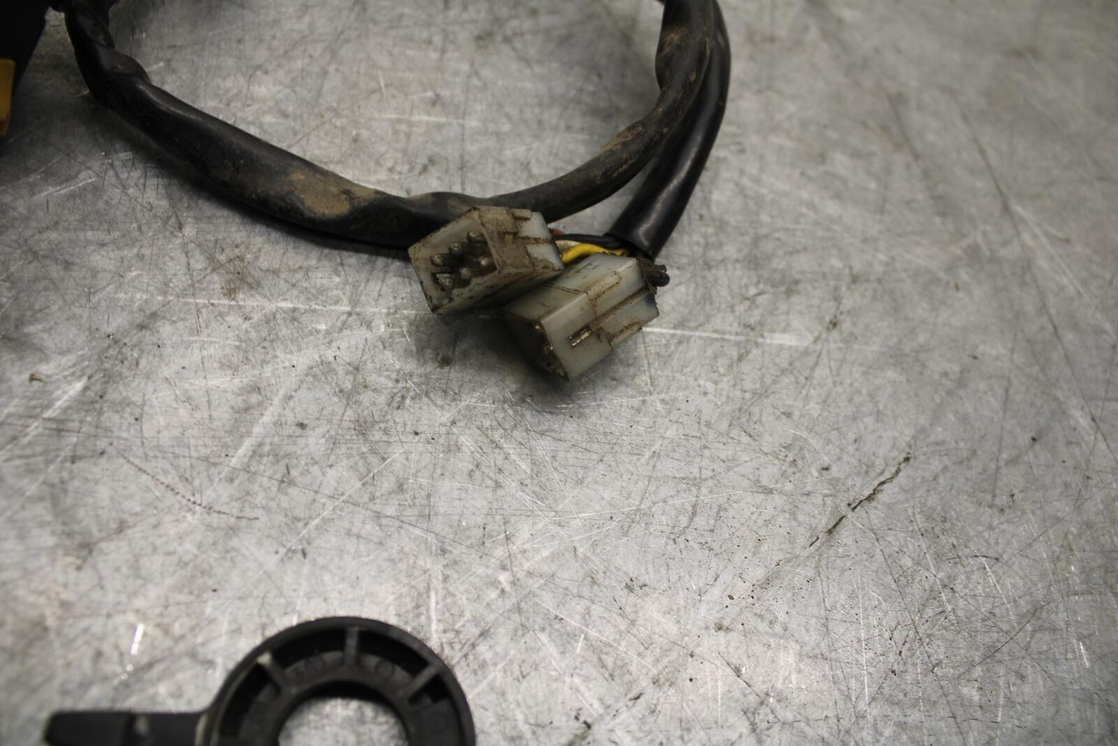 1993 Suzuki GSXR1100W LEFT CLIP ON HANDLE HORN SIGNALS SWITCH CHOKE BB46