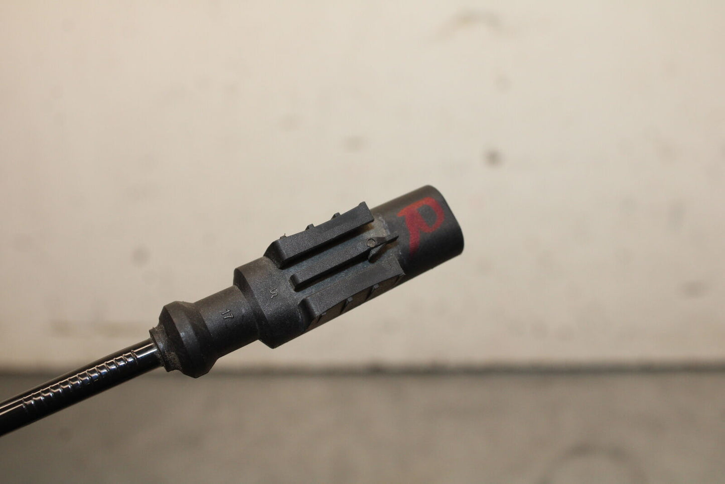 16 KAWASAKI NINJA ZX10R REAR WHEEL SPEED SENSOR BB650