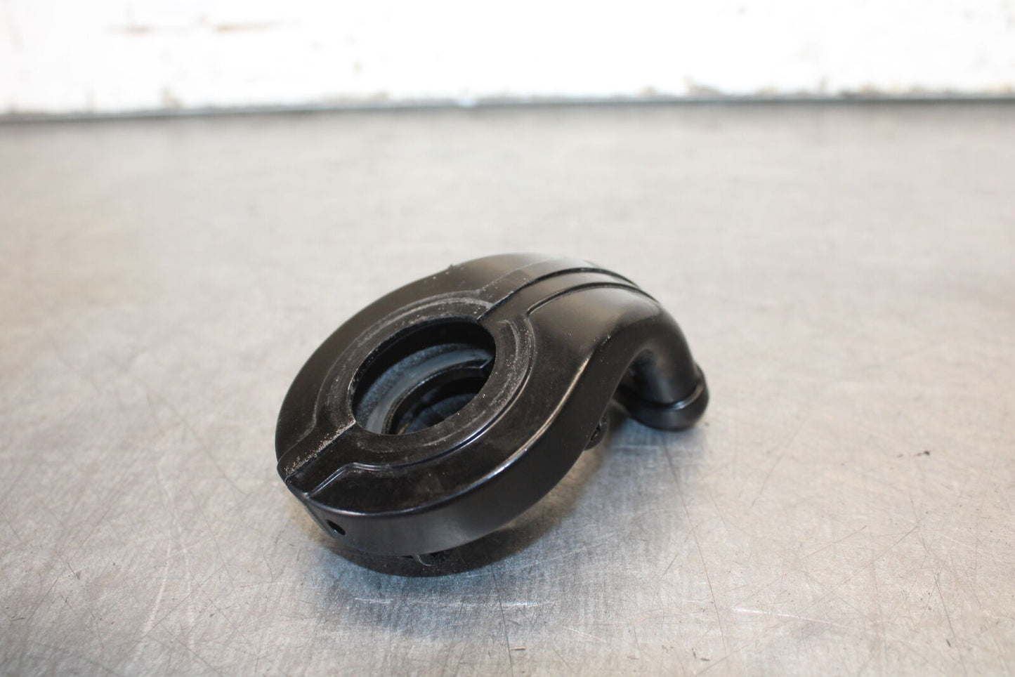 09-14 YAMAHA YZF R1 THROTTLE CABLE LINE HOUSING GUIDE BB696