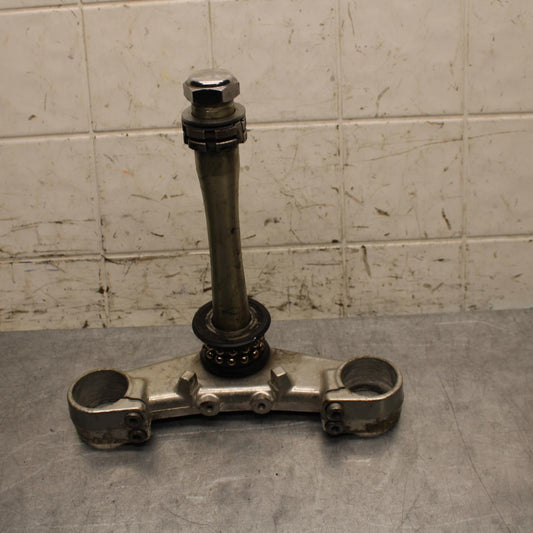 2001 Yamaha YZF R6 FRONT FORKS CLAMP LOWER TRIPLE TREE STEM 5MT-23340-00-00 BB68