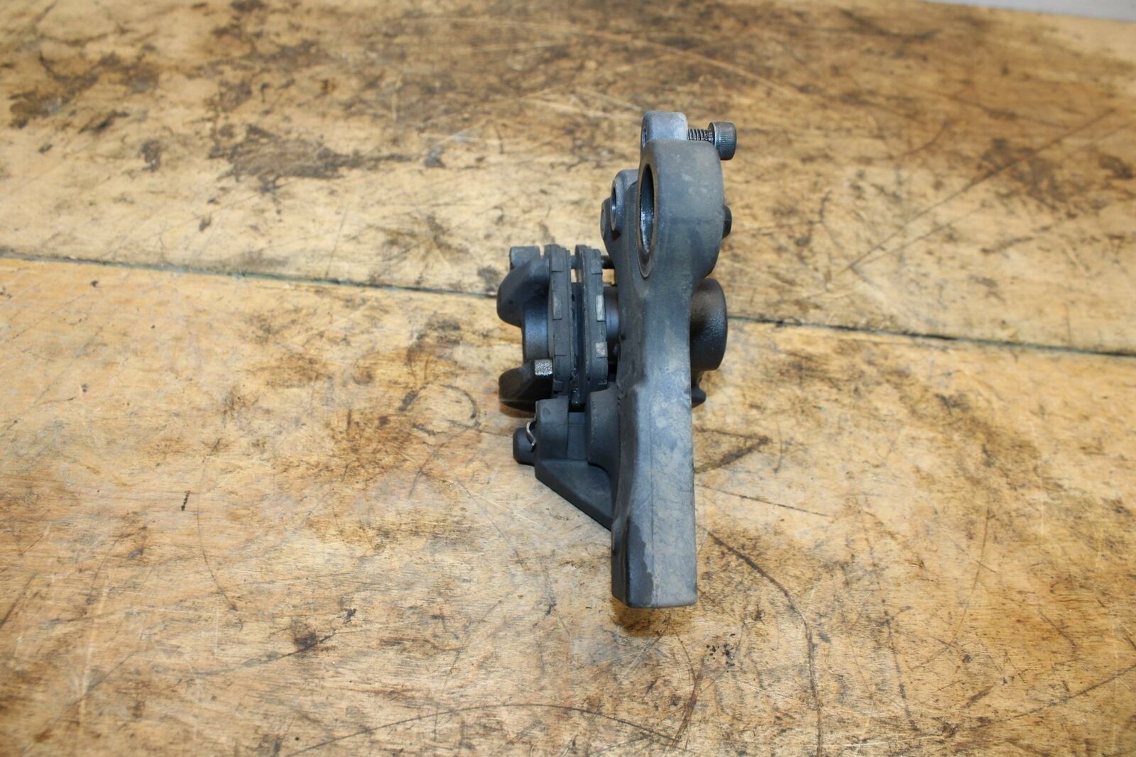 13-18 KAWASAKI NINJA ZX6R REAR BACK BRAKE CALIPER W MOUNT BRACKET BB349