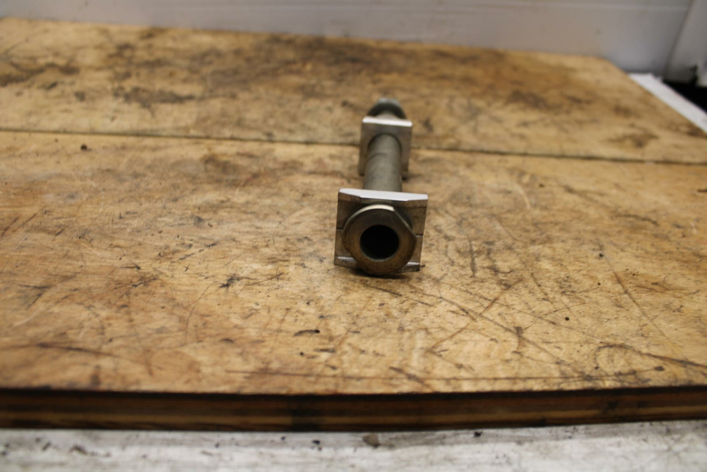 13-18 KAWASAKI NINJA ZX6R REAR AXLE BACK WHEEL RIM PIVOT BOLT AXEL BB342