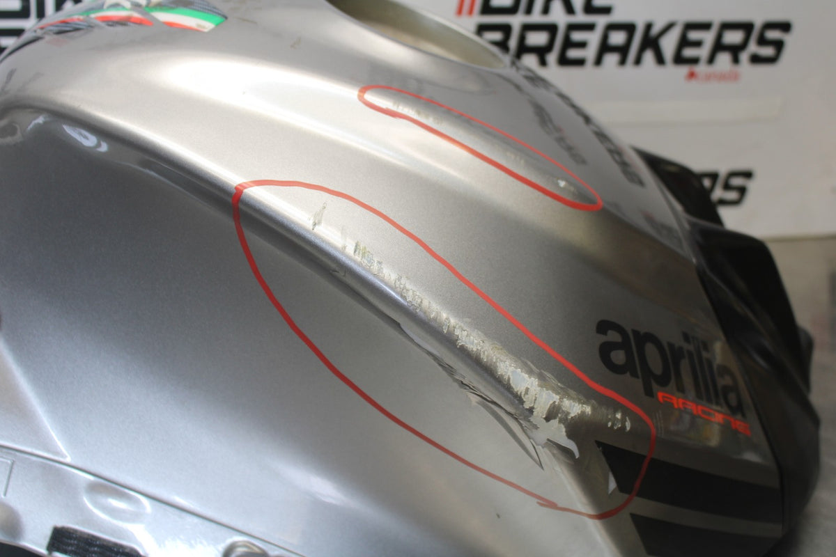 16 APRILIA TUONO V4 1100 GAS TANK FUEL CELL PETROL RESERVOIR BB905