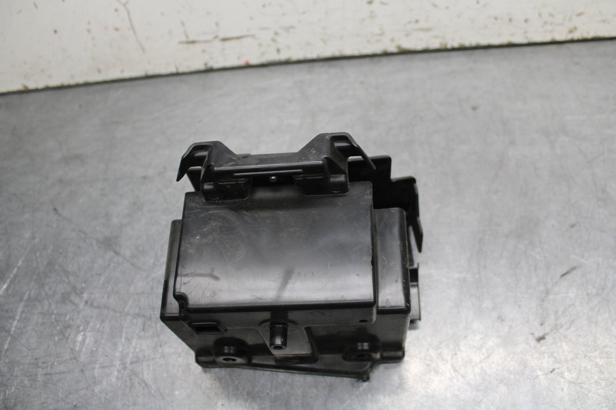 10-13 HONDA SHADOW RS 750 VT750RS BATTERY TRAY BOX HOLDER BB718