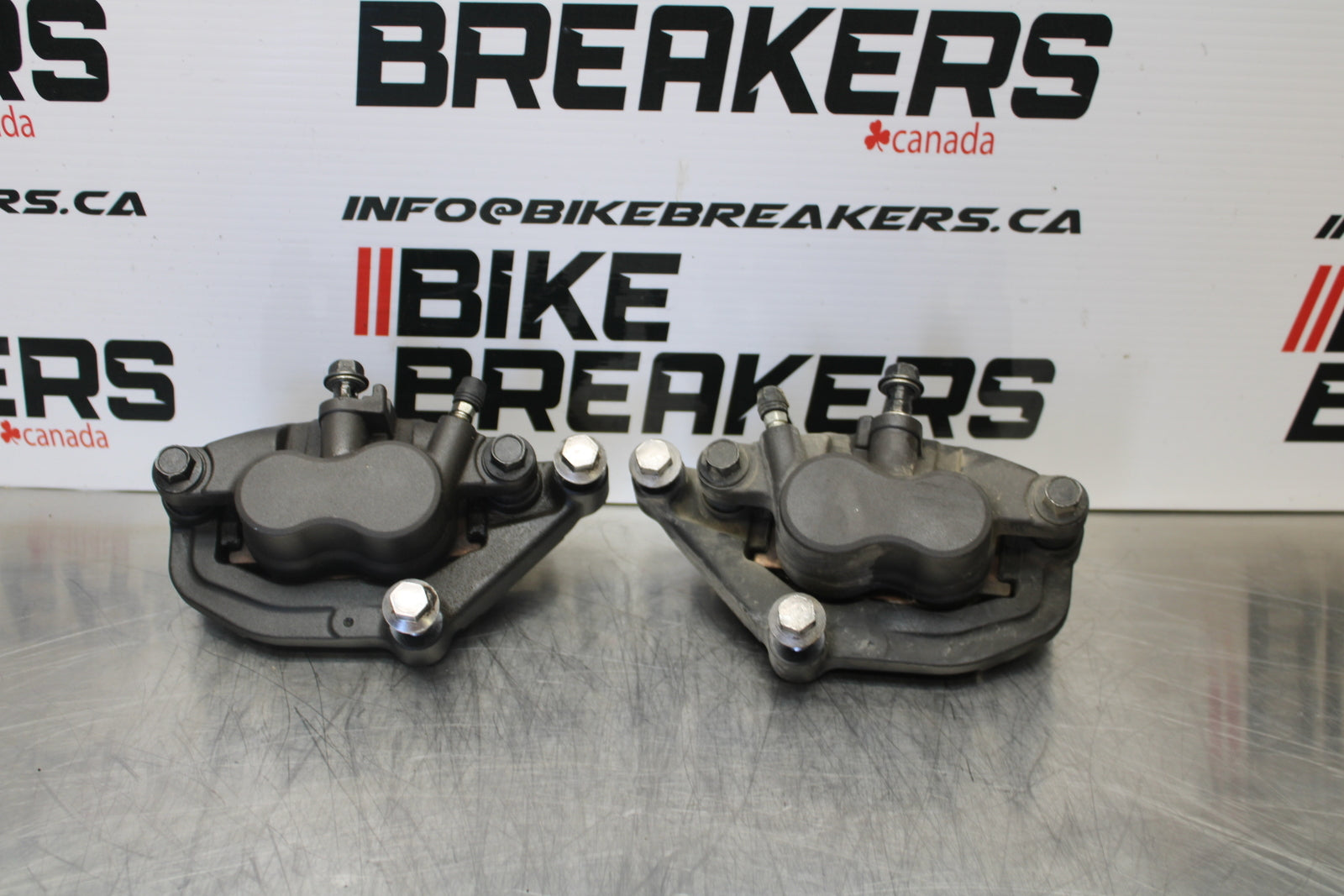 09-15 YAMAHA FZ6R RIGHT LEFT FRONT BRAKE CALIPER SET PAIR CALIPERS BB161