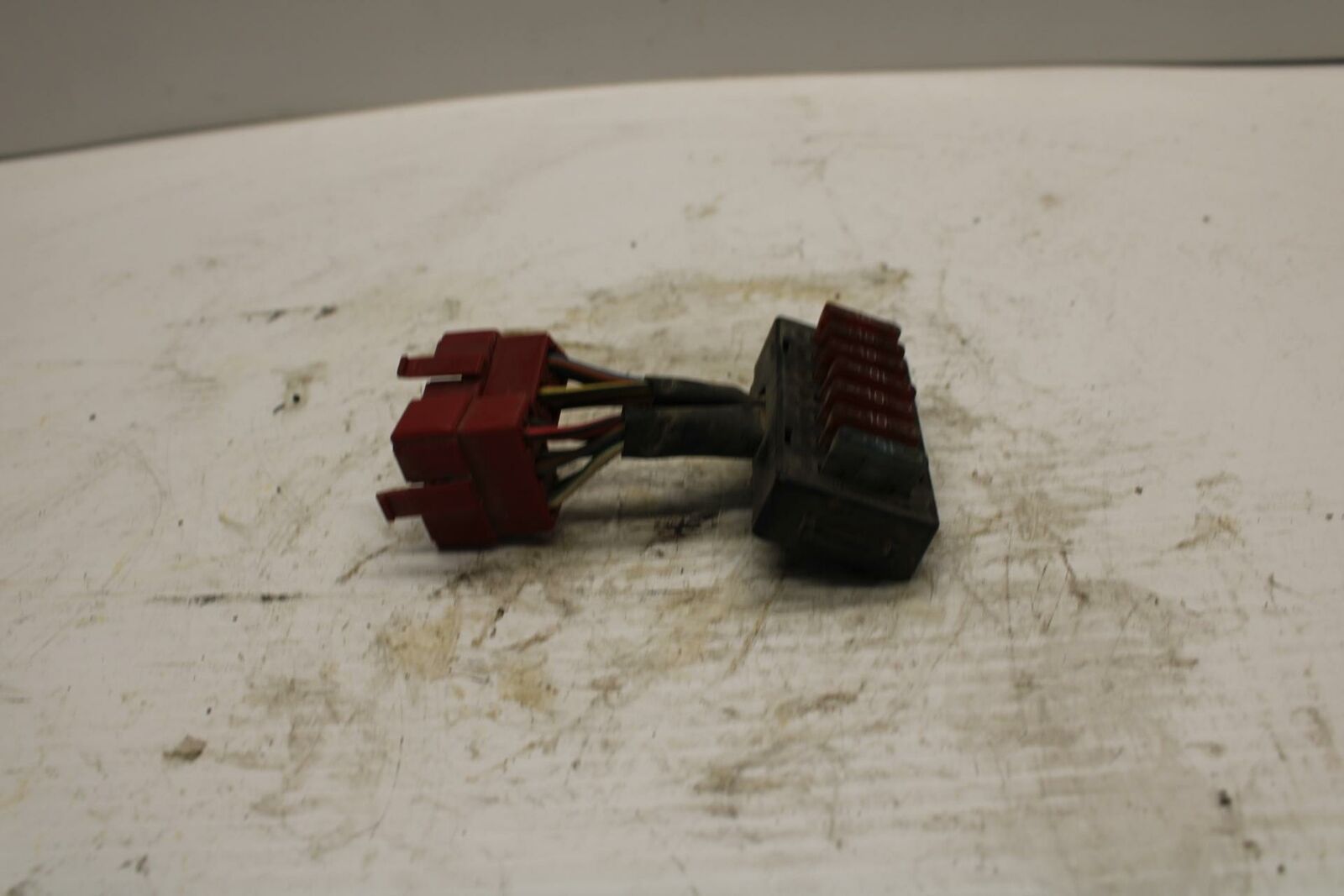 84-85 HONDA V30 MAGNA FUSE BOX BB251