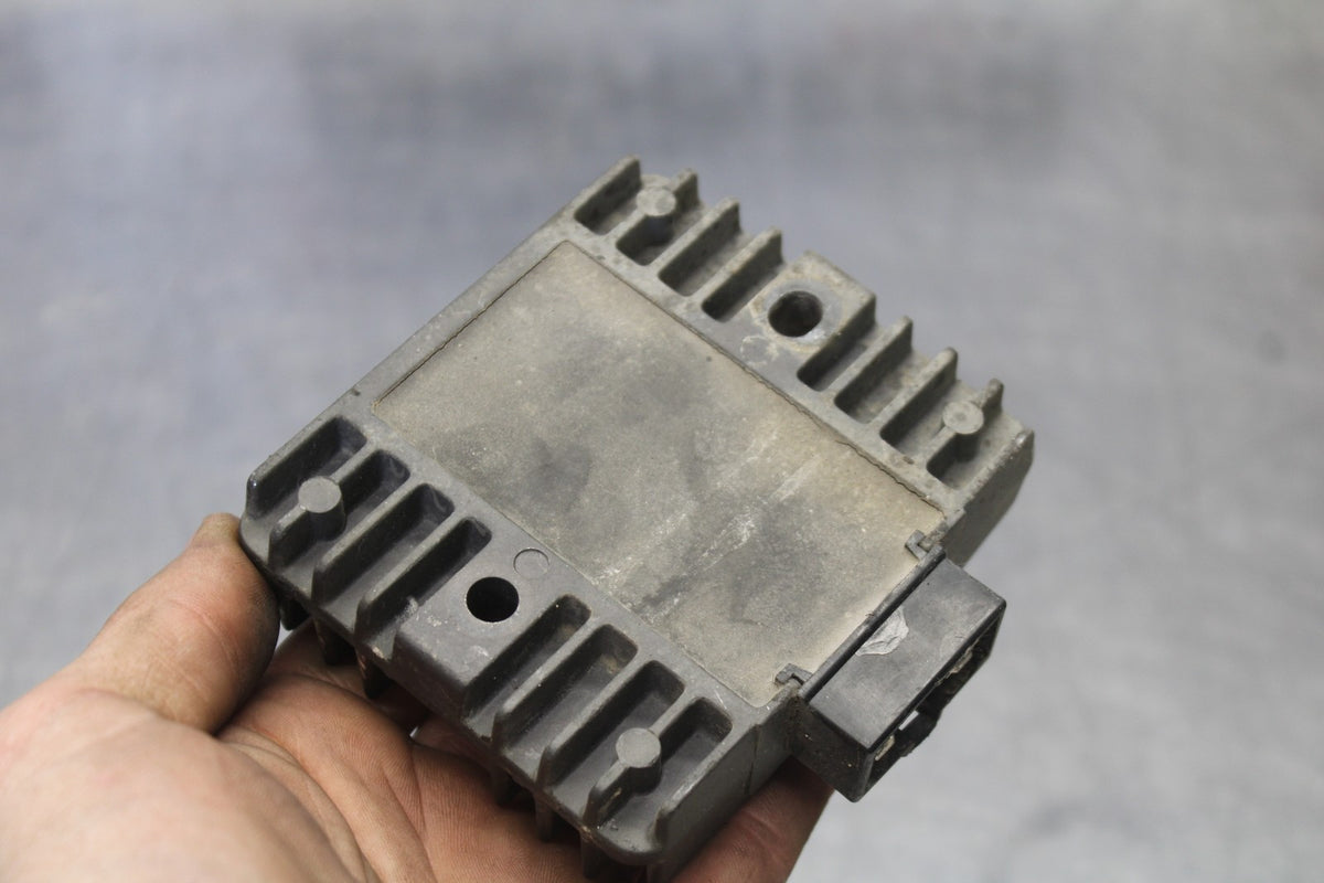 05 YAMAHA YZF R6 RECTIFIER VOLTAGE REGULATOR BB894