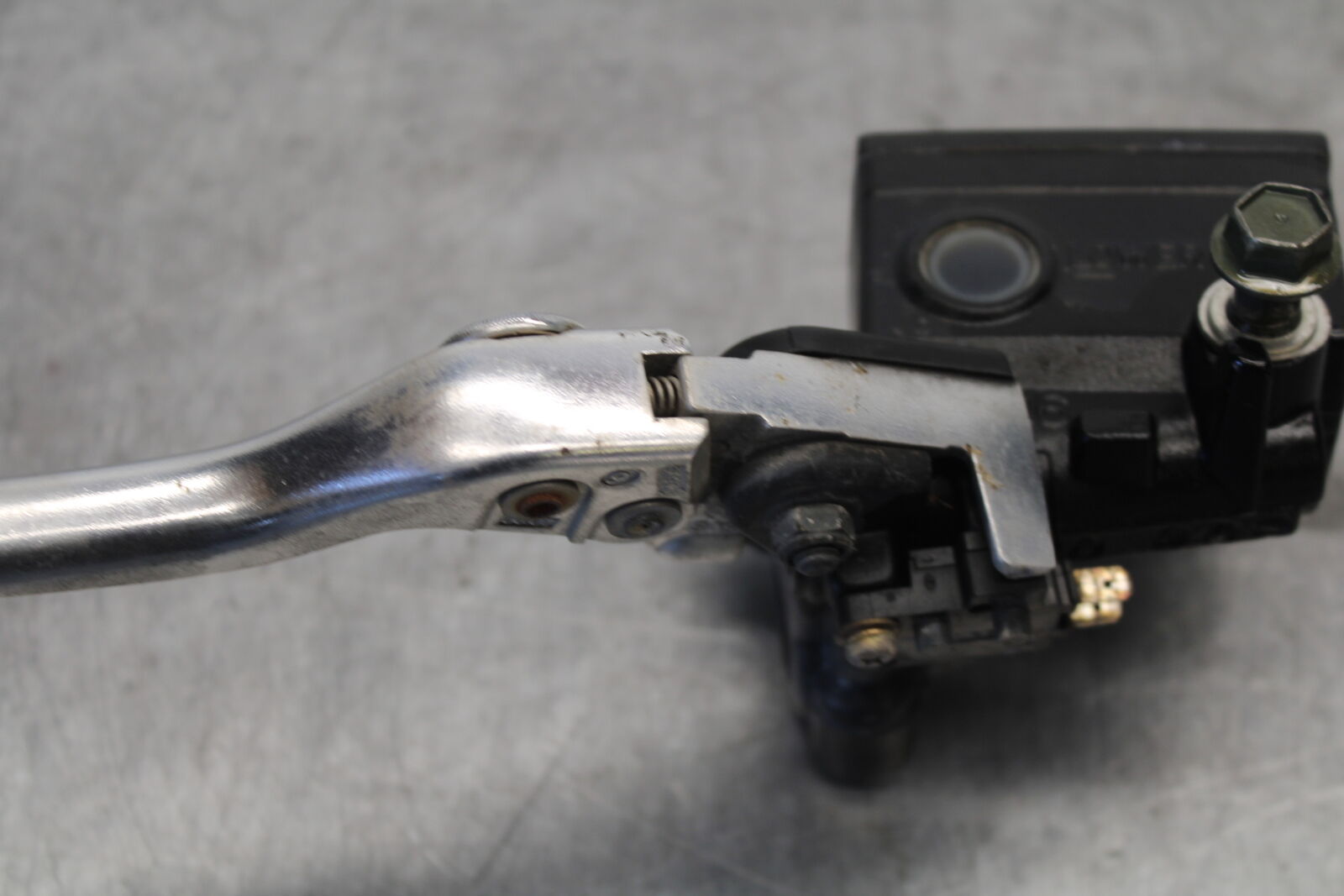 07-09 YAMAHA FZ6 FRONT BRAKE MASTER CYLINDER w/ LEVER BB713