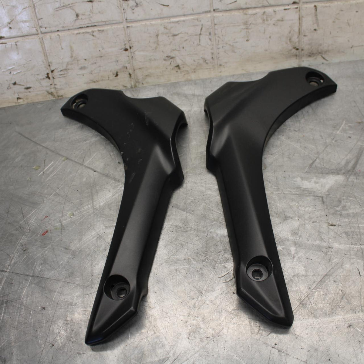 2017 Suzuki SV650X  ABS RIGHT LEFT FRAME MID SIDE COVERS COWLS PANELS BB512