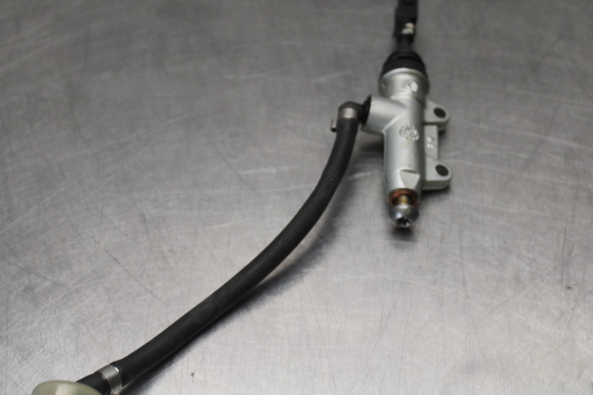 20-23 BMW F900R REAR BACK BRAKE MASTER CYLINDER W RESERVOIR BB923