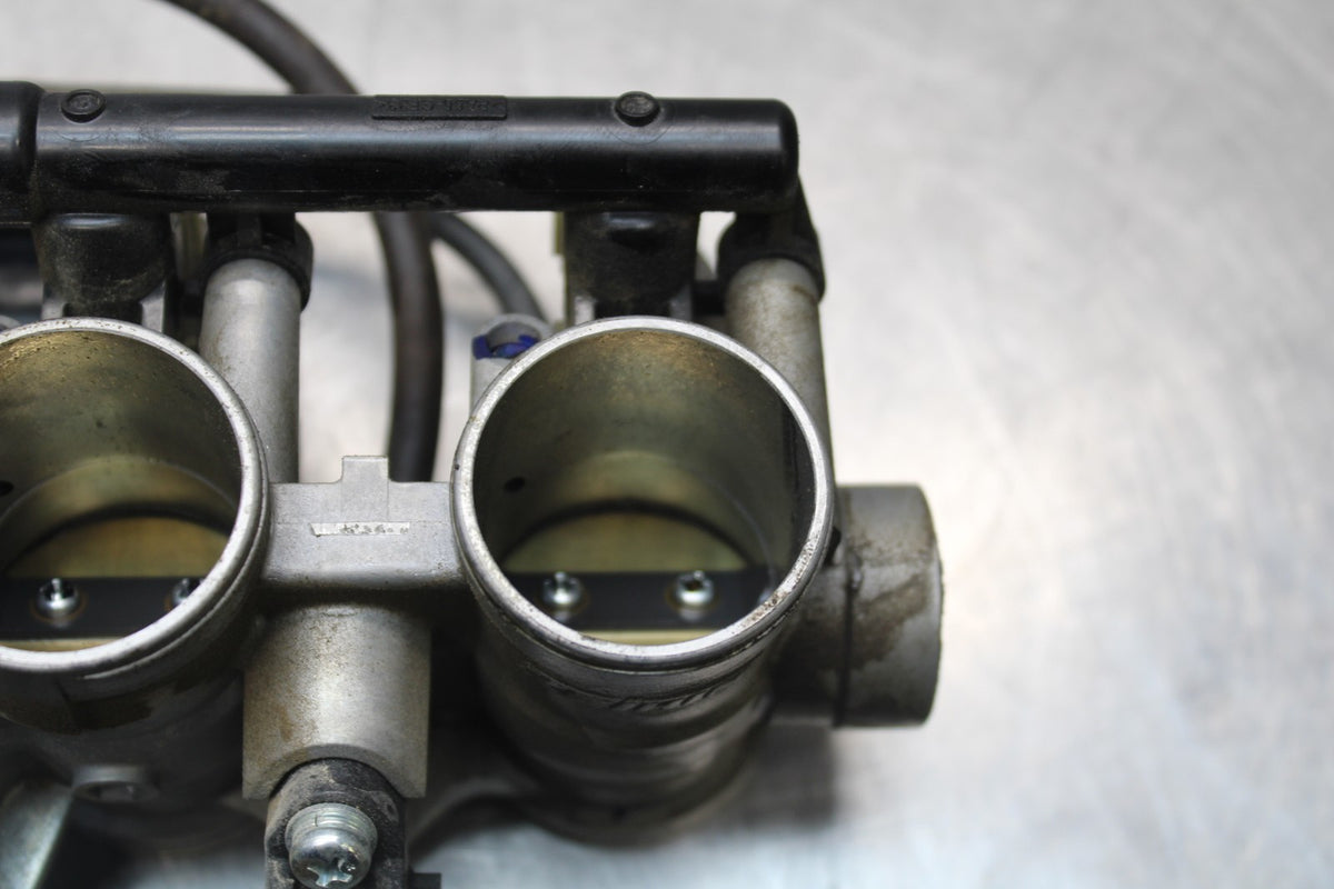 23-26 KAWASAKI NINJA ZX4RR MAIN FUEL INJECTORS / THROTTLE BODIES BB872