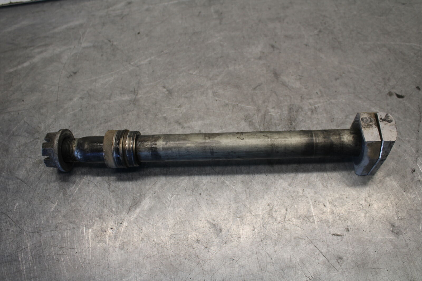 03-07 SUZUKI SV1000S REAR AXLE BACK WHEEL RIM PIVOT BOLT AXEL BB657