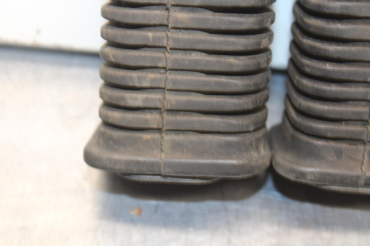 80-83 SUZUKI GS750E REAR BACK PASSENGER PEG SET PAIR BB82