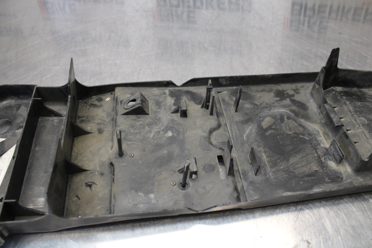04-05 KAWASAKI NINJA ZX10R REAR BACK TAIL UNDERTAIL BATTERY TRAY PLASTIC BB163