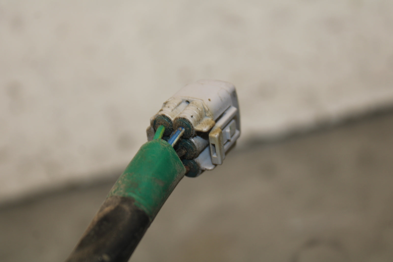 19-23 KAWASAKI NINJA ZX6R RIGHT CLIP ON HANDLE KILL OFF START SWITCH  BB701