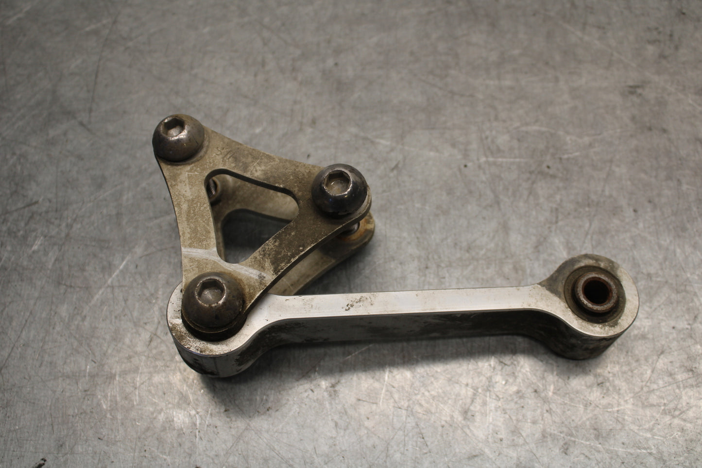 09-11 TRIUMPH DAYTONA 675 REAR DOGBONE SHOCK LINKAGE LINK BB652