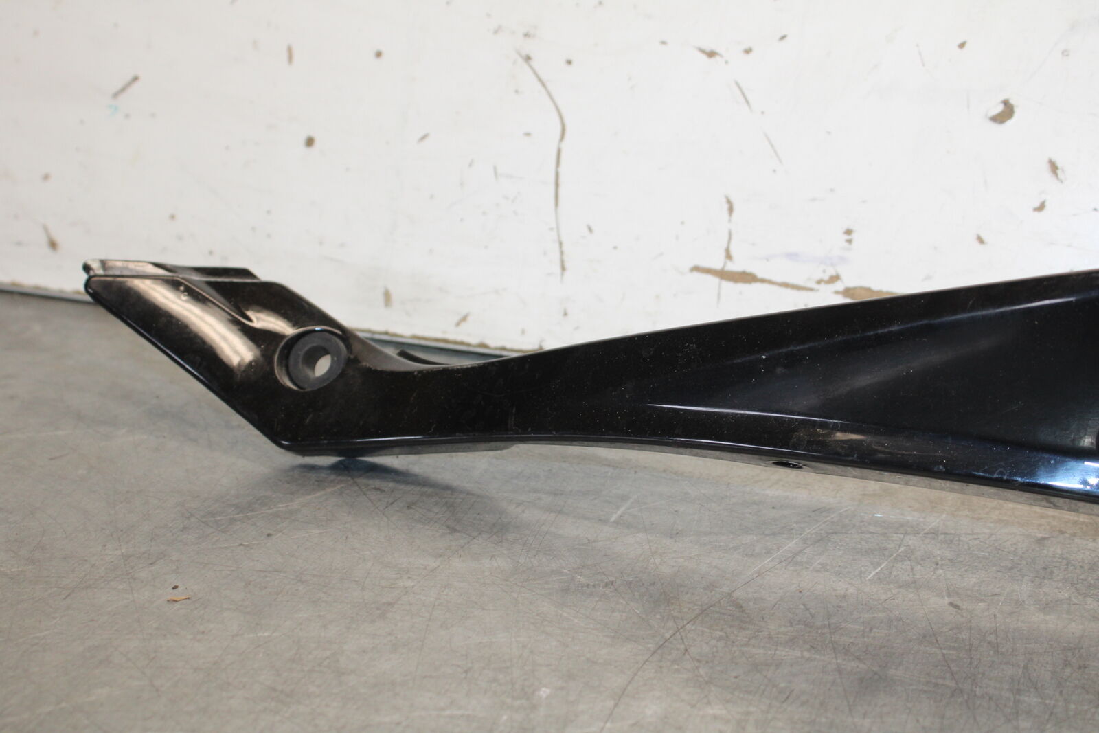 08-10 SUZUKI GSXR750 LEFT REAR BACK TAIL FAIRING COWL SHROUD BB476