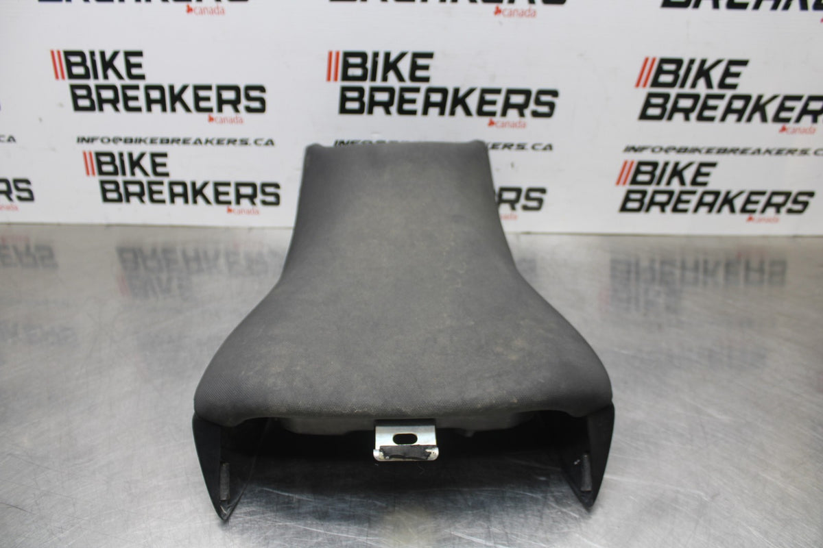 13 KAWASAKI NINJA 650 EX650F ABS FRONT DRIVERS SEAT PAD SADDLE PILLION BB828
