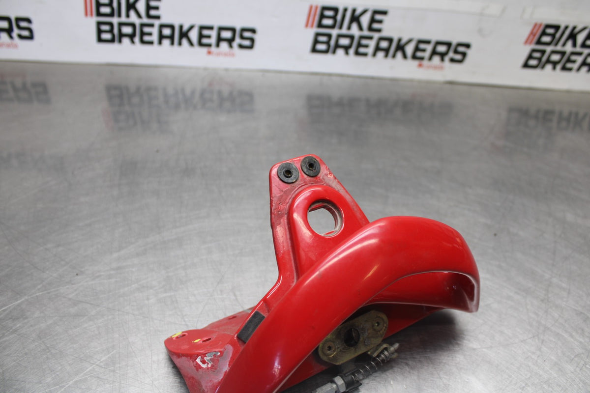 05 DUCATI SUPERSPORT 800 PASSENGER REAR SEAT GRAB BAR HANDLE BB913
