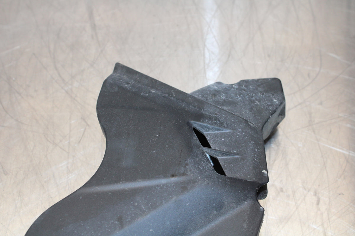 23 YAMAHA YZF R3 ENGINE SPROCKET COVER BB147