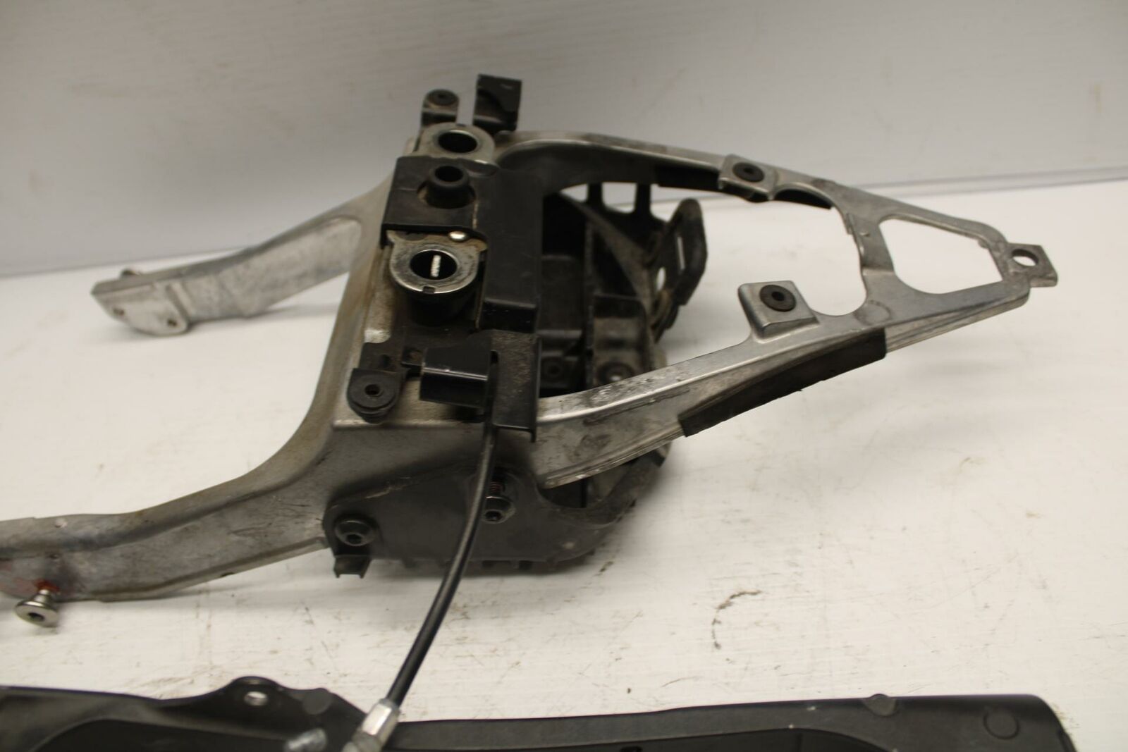 13-18 KAWASAKI NINJA ZX6R REAR BACK TAIL SUBFRAME SUB FRAME 32160-0398 BB240