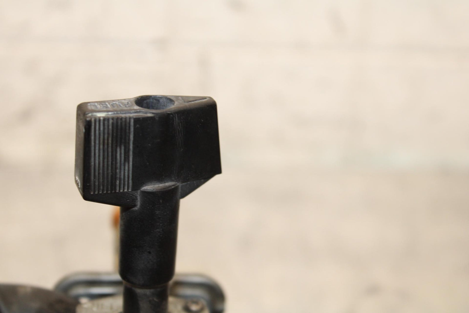  BB5591997 Suzuki Bandit 1200 GSF1200S FUEL GAS TANK PETCOCK SHUT ON OFF VALVE