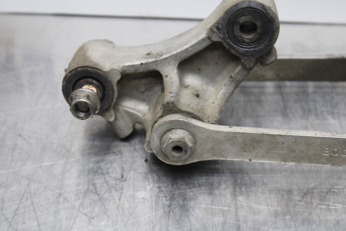 04-05 KAWASAKI NINJA ZX10R REAR DOGBONE SHOCK LINKAGE LINK BB163