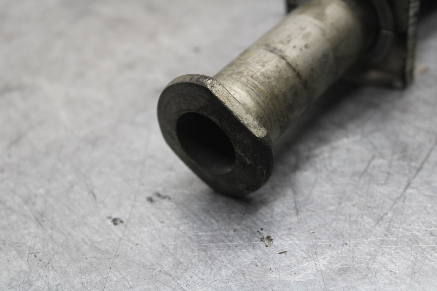 09-12 KAWASAKI NINJA ZX6R REAR AXLE BACK WHEEL RIM BOLT AXEL 41068-0035  BB698