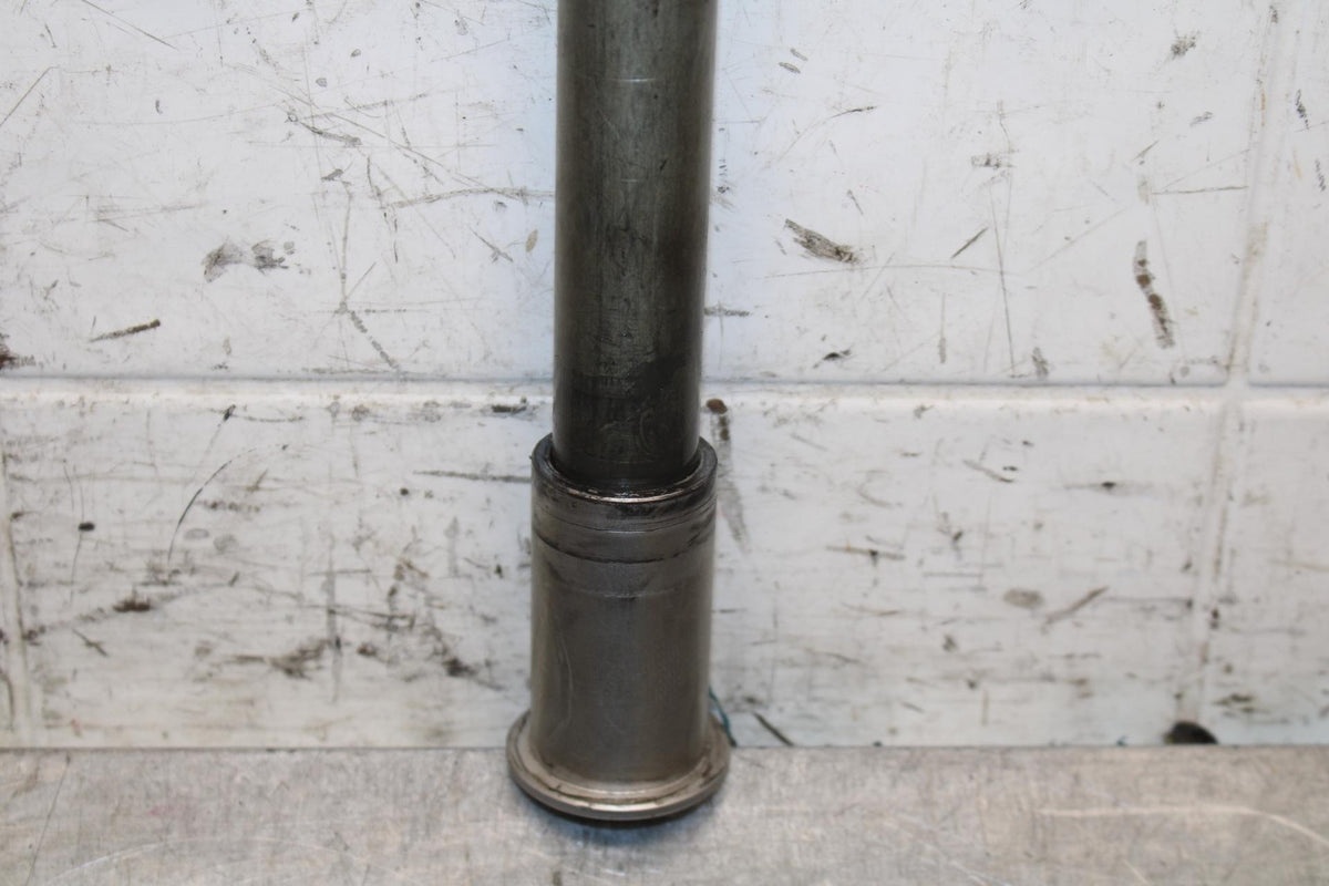 2001 Suzuki GSXR750 FRONT WHEEL RIM AXLE BOLT 54711-35F00 54711-35F10  BB553
