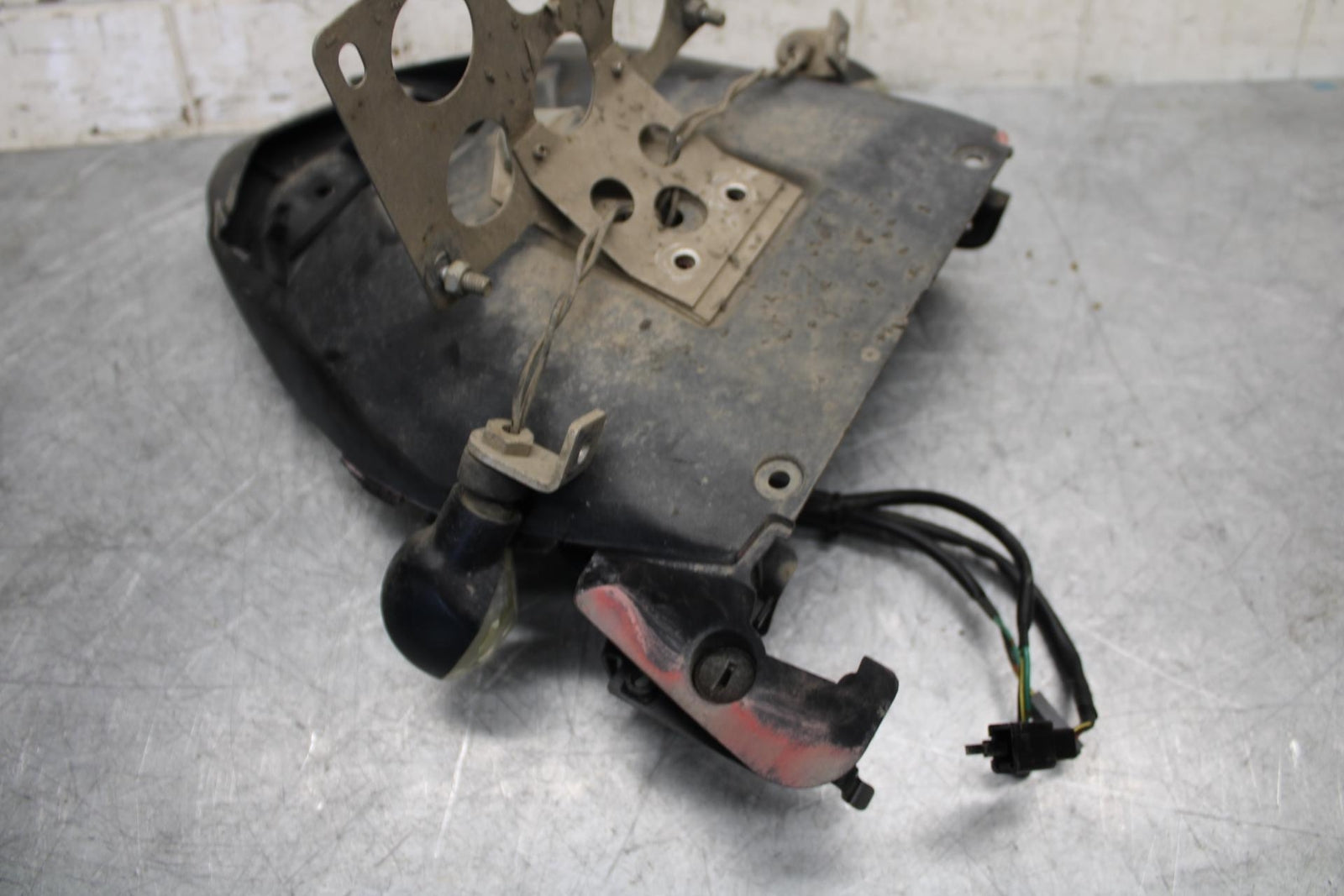 2012 Kawasaki Ninja ZX6R TIDY  REAR TAILLIGHT BRAKE LIGHT TRIM  BB529