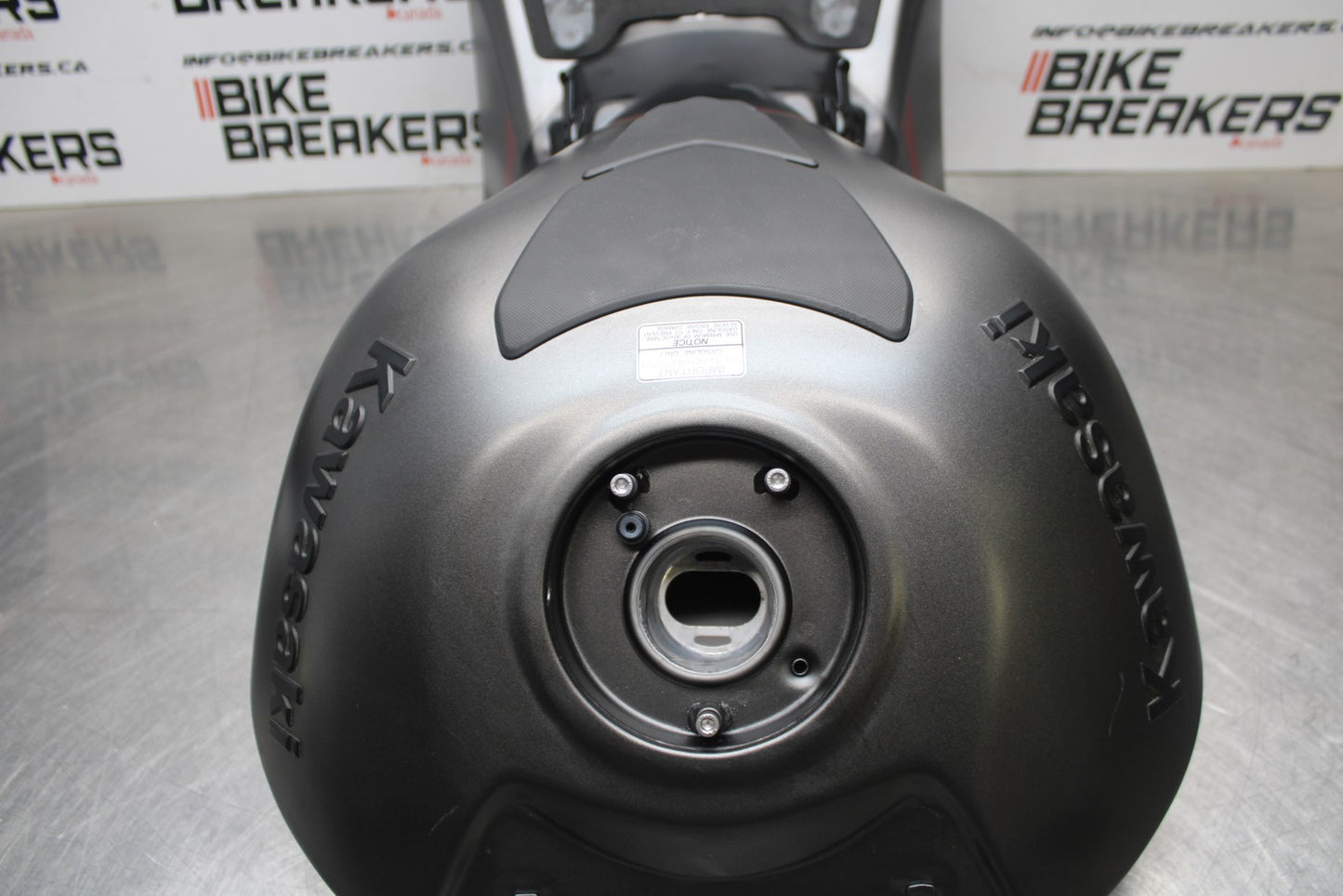 23-24 KAWASAKI NINJA ZX14R NEW!! GAS TANK FUEL CELL PETROL RESERVOIR BB764