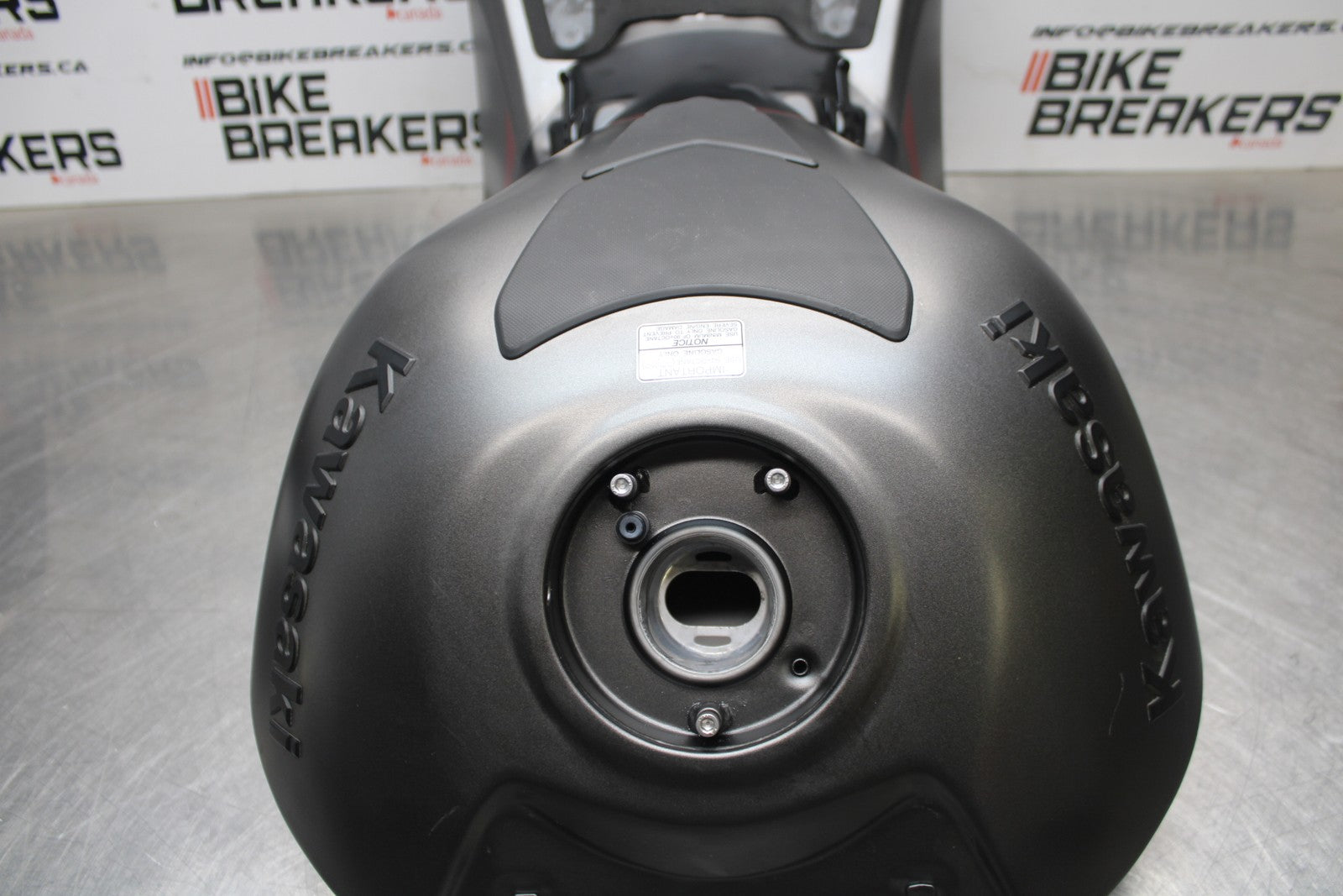 23-24 KAWASAKI NINJA ZX14R NEW!! GAS TANK FUEL CELL PETROL RESERVOIR BB764