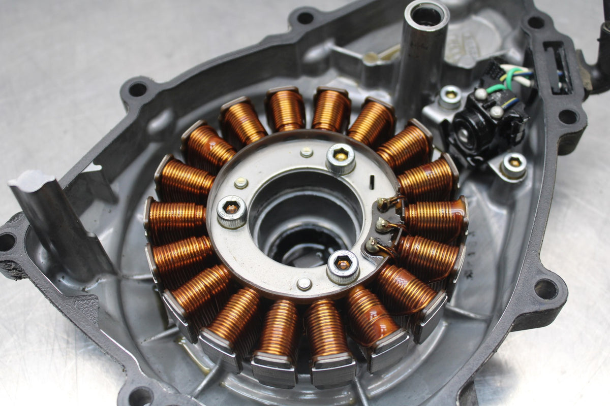 17-18 YAMAHA YZF R3 STATOR GENERATOR ALTERNATOR & COVER BB813