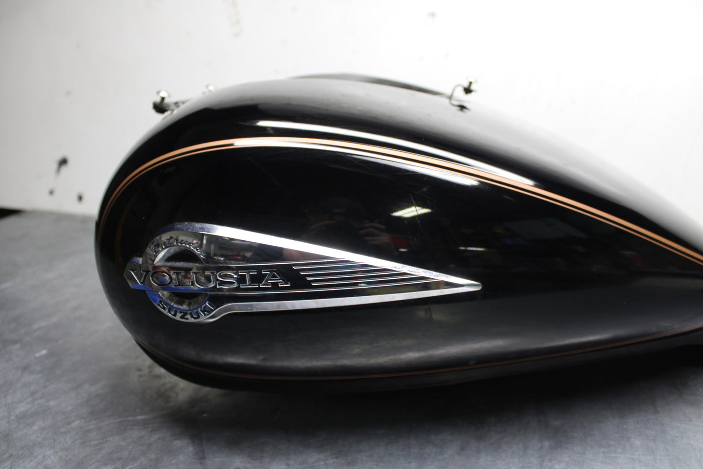 04 SUZUKI INTRUDER 800 GAS TANK FUEL PETROL RESERVOIR BB758