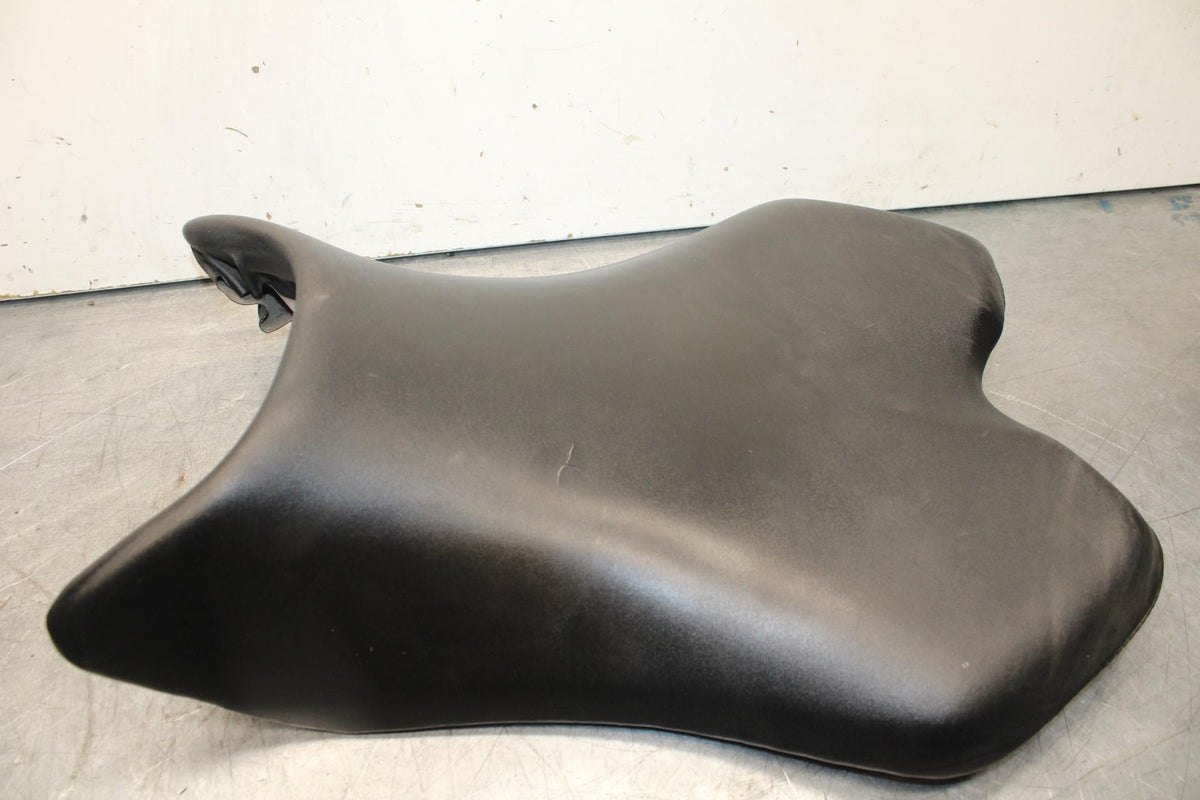 2007 Yamaha YZF R1 FRONT DRIVERS SEAT PAD SADDLE PILLION 4C8-24710-00-00 BB483