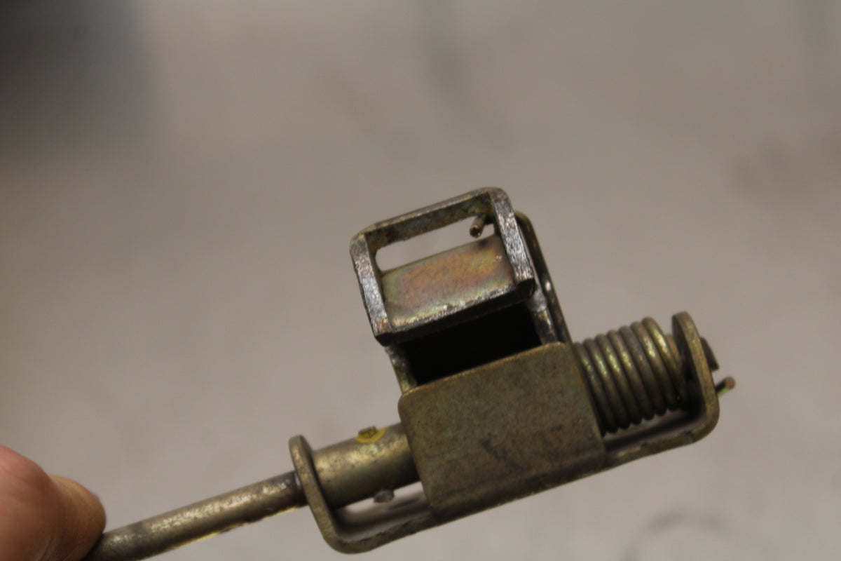 82 HONDA CT70 TRAIL SEAT LATCH  BB138