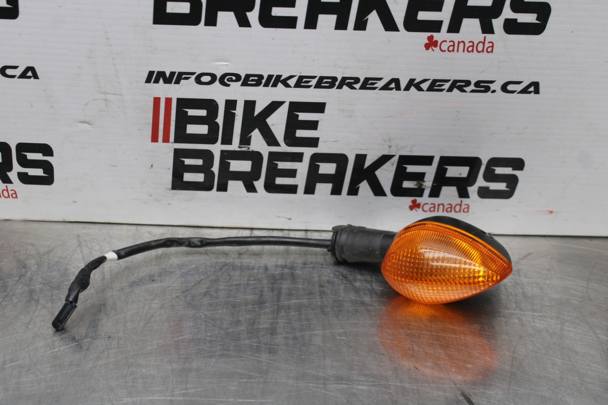 16 YAMAHA XSR900 LEFT FRONT TURN SIGNAL LIGHT INDICATOR BB786