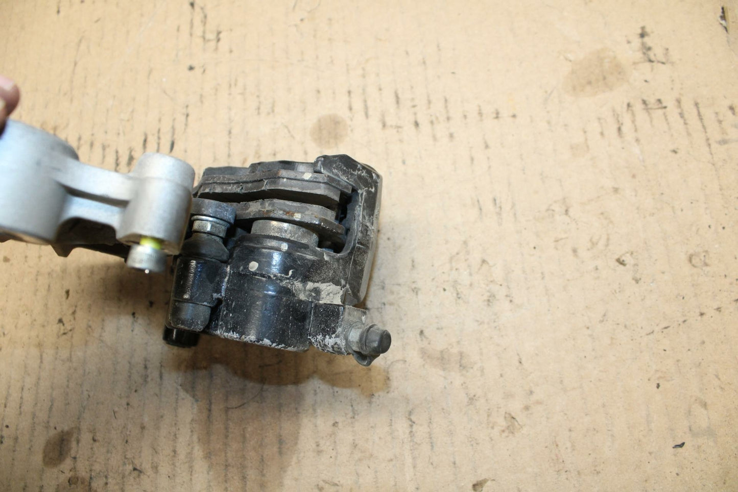 15 KAWASAKI NINJA 300 EX300 ABS REAR BACK BRAKE CALIPER W MOUNT BRACKET BB395