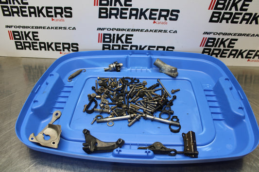 04-05 KAWASAKI NINJA ZX10R ENGINE MOUNTING BOLTS HARDWARE MOTOR SCREWS BB163