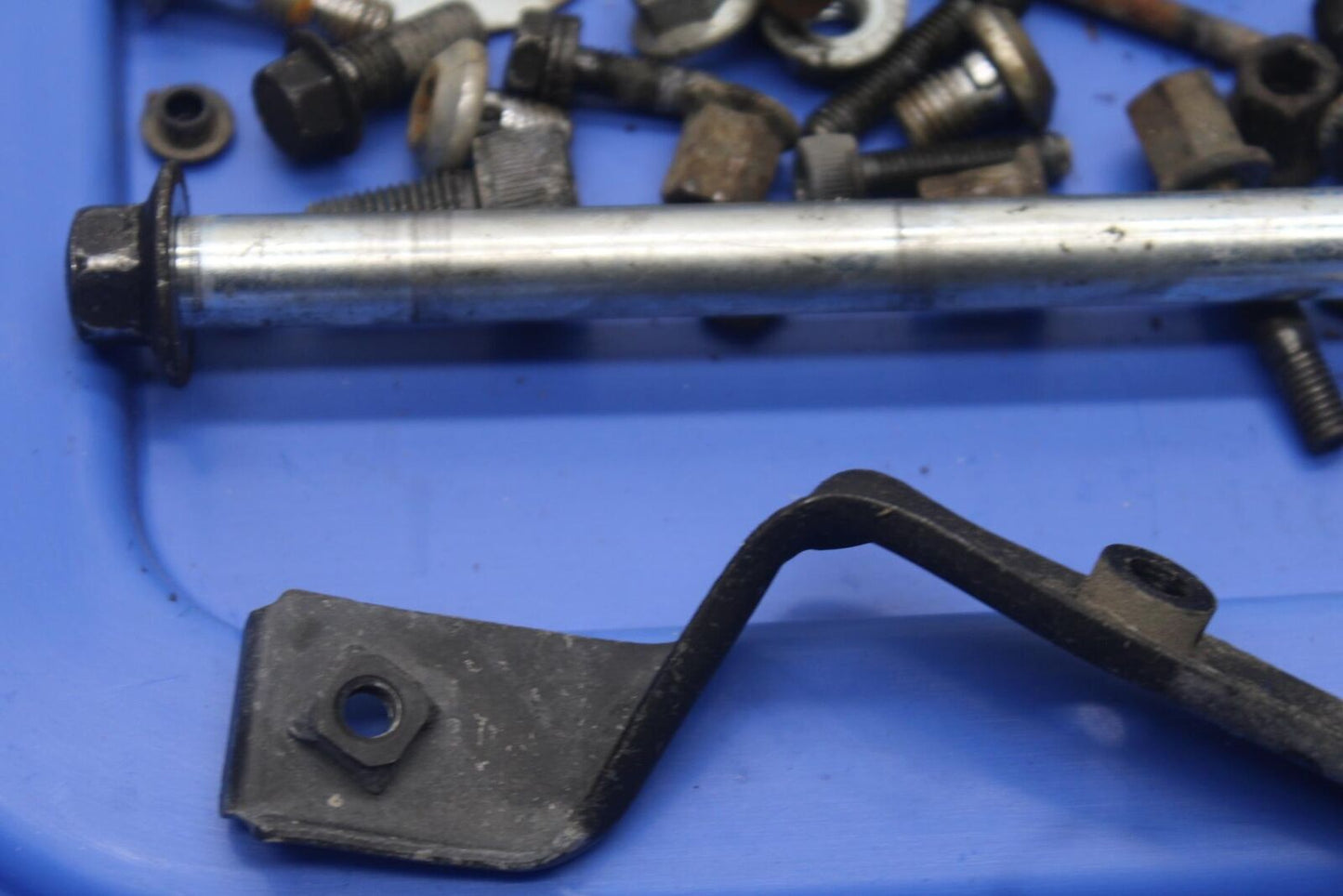 1988 Yamaha FZ600 MISCELLANEOUS BOLTS HARDWARE MOTOR SCREWS BB601
